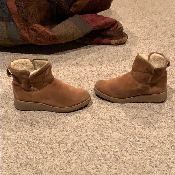 Ugg Chestnut Kristin Wedge short sheepskin boots 9